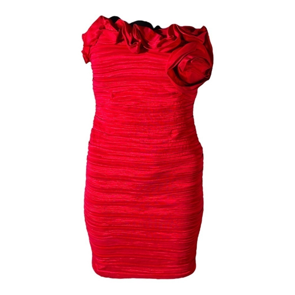 Red ruched dress​